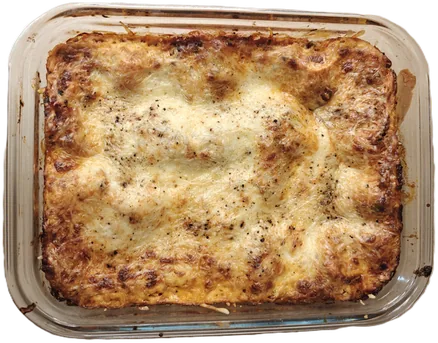 Lasagnes au bœuf dans un plat en verre